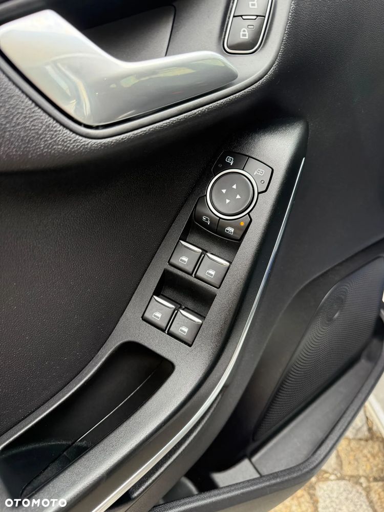 Ford Fiesta - 17