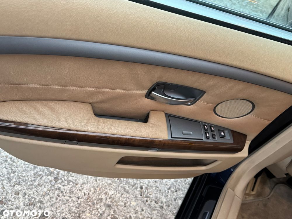 BMW Seria 7 735i L - 12