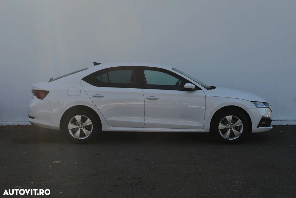 Skoda Octavia 1.5 TSI DSG MHEV Ambition - 8