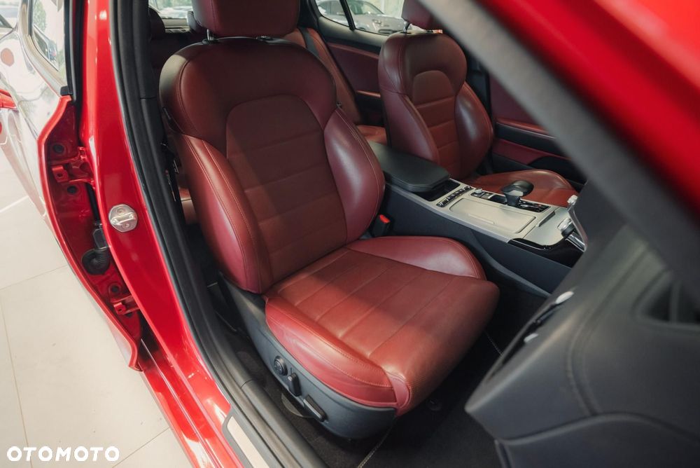 Kia Stinger 3.3 T-GDI V6 GT Prestige Line AWD - 16