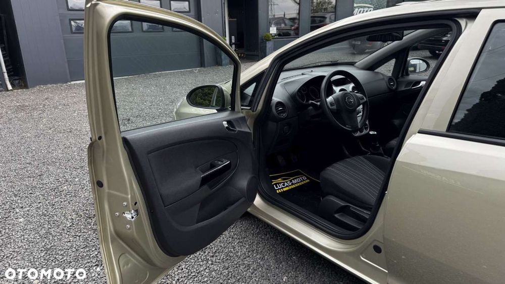 Opel Corsa - 17
