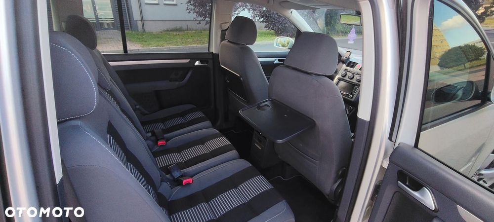 Volkswagen Touran 1.9 TDI DPF BlueMot Trendline - 11