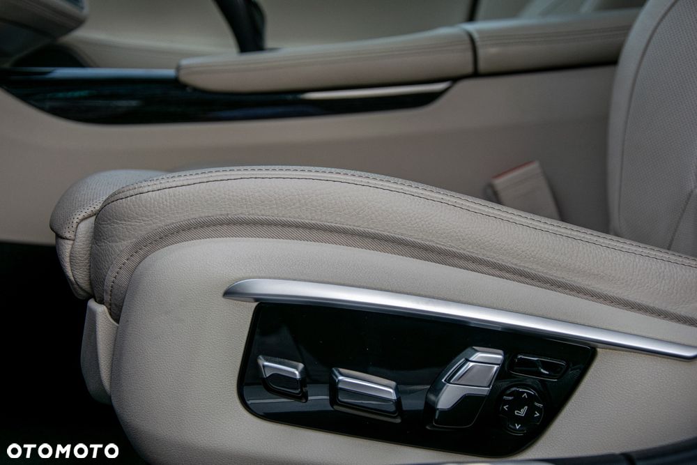 BMW Seria 7 740d xDrive - 32