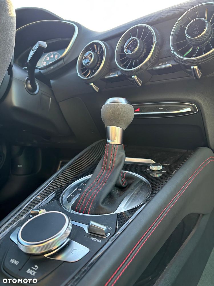 Audi TT S Coupé - 15