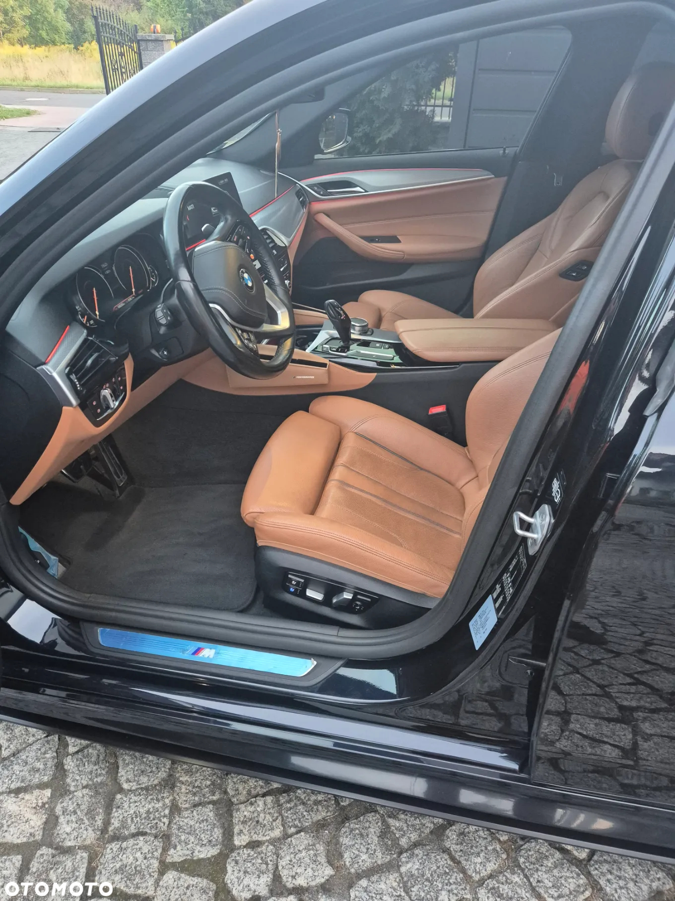 BMW Seria 5 520d M Sport - 8