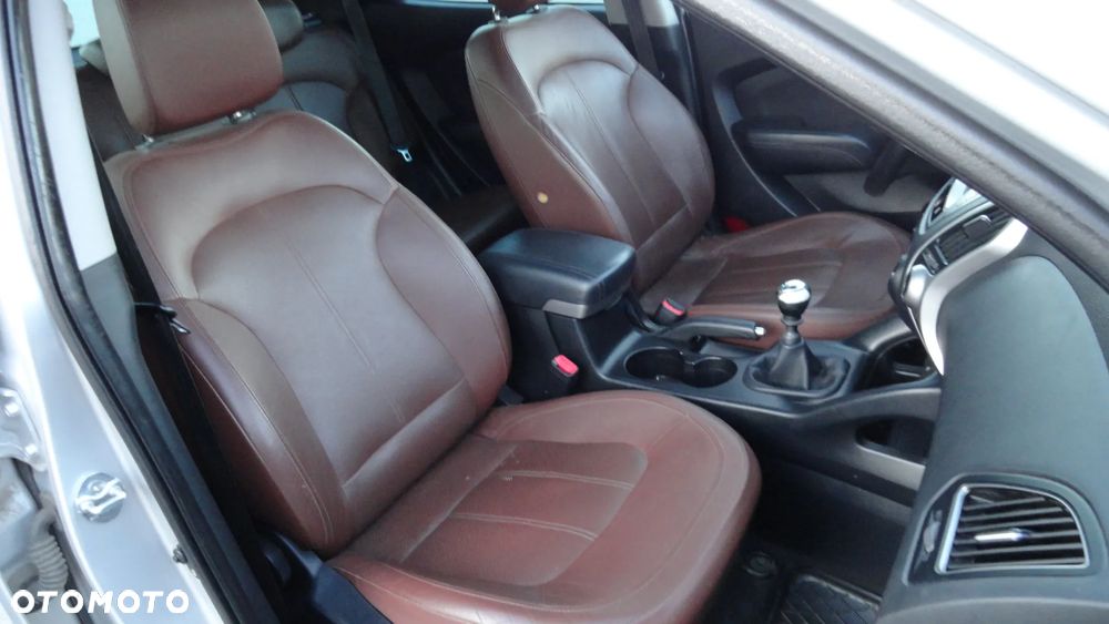 Hyundai ix35 2.0 CRDi 4WD Premium - 11