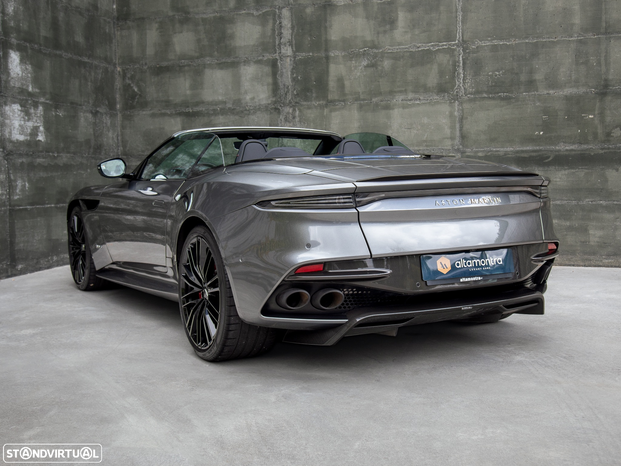 Aston Martin DBS Volante Superleggera - 13