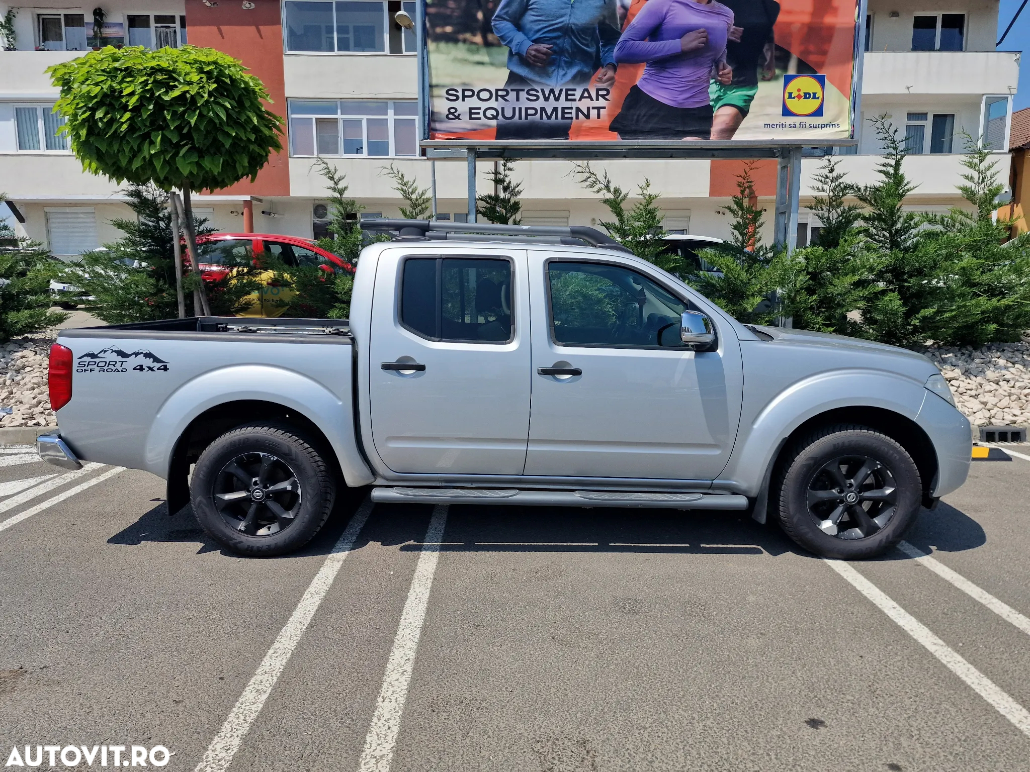 Nissan Navara 2.5 dCi DPF 4X4 Double Cab LE Plus Aut. - 6