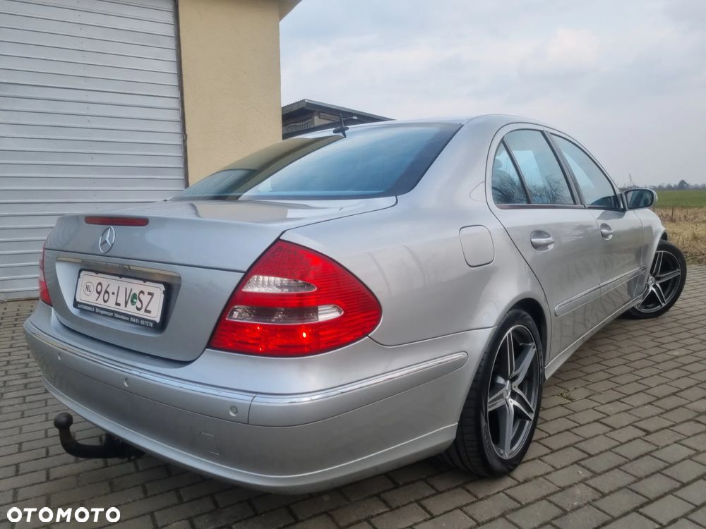 Mercedes-Benz Klasa E 240 4-Matic Avantgarde - 5