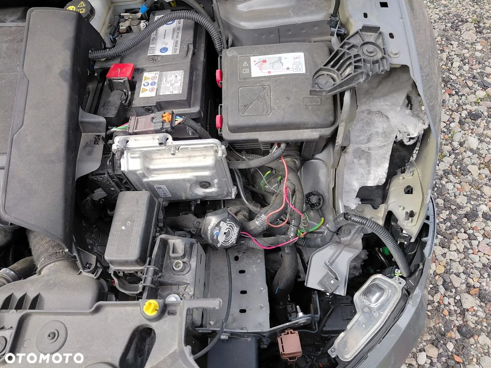 Peugeot 208 Hybrid 136 e-DSC6 GT - 20