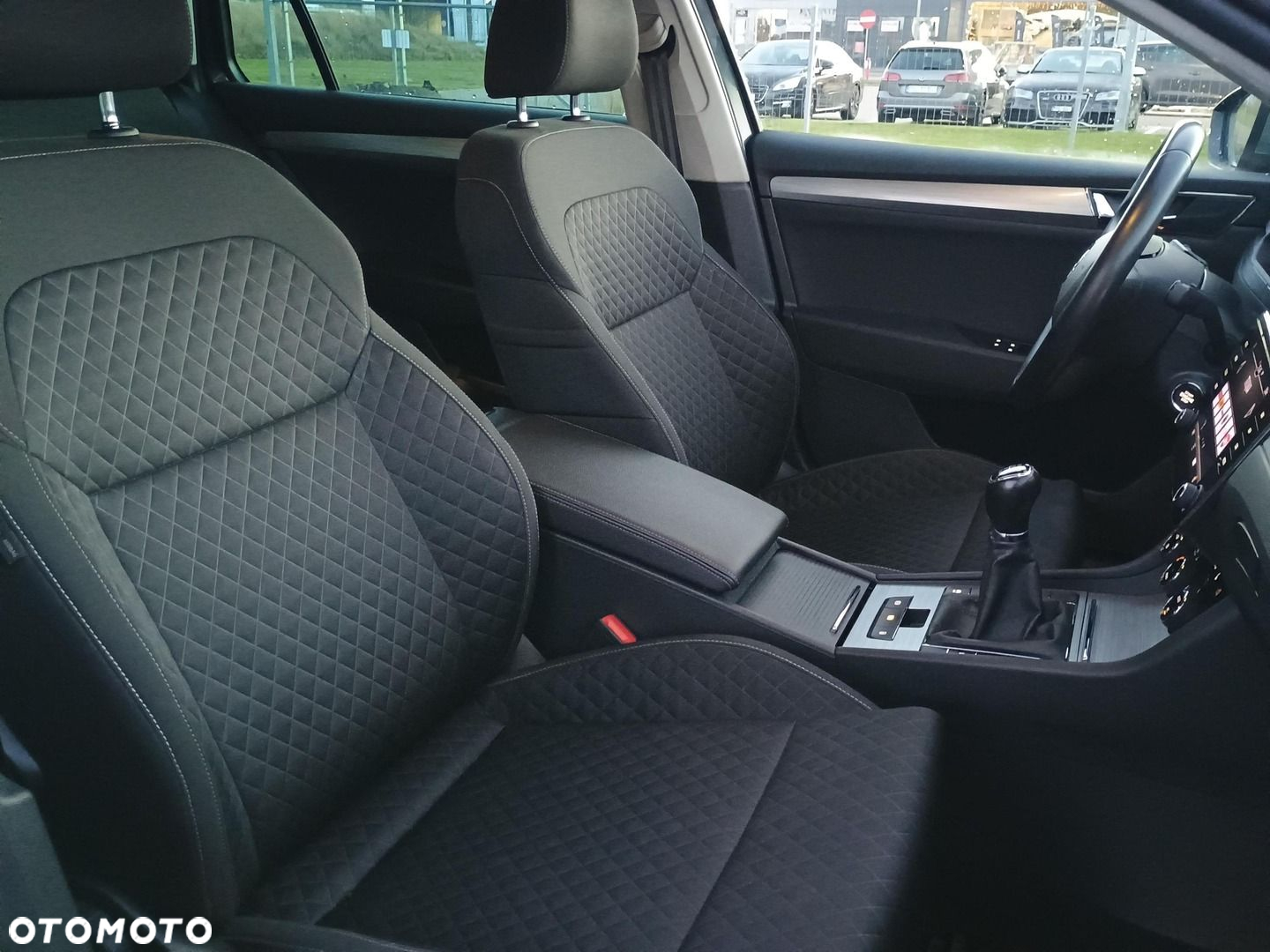 Skoda Superb 2.0 TDI SCR Ambition - 11