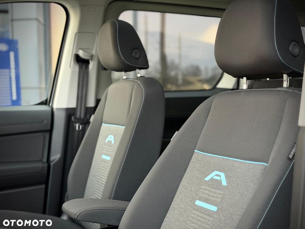 Ford Tourneo Connect Grand - 28