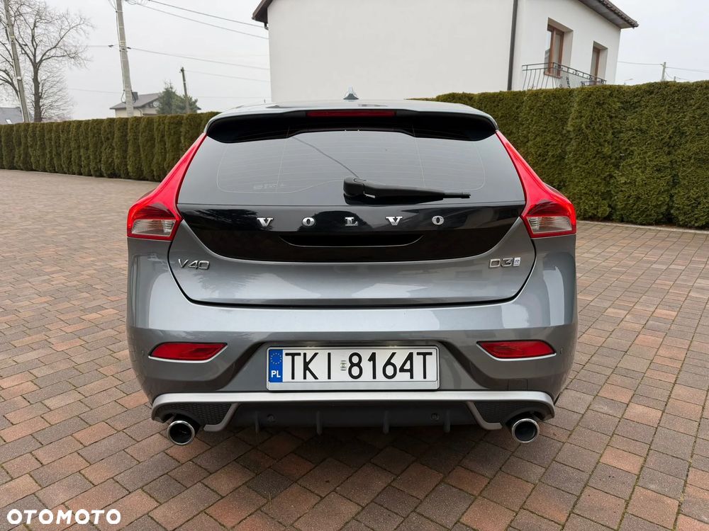 Volvo V40 D3 Momentum - 33