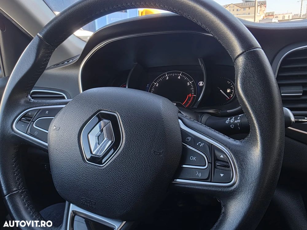 Renault Megane TCe GPF Zen - 8