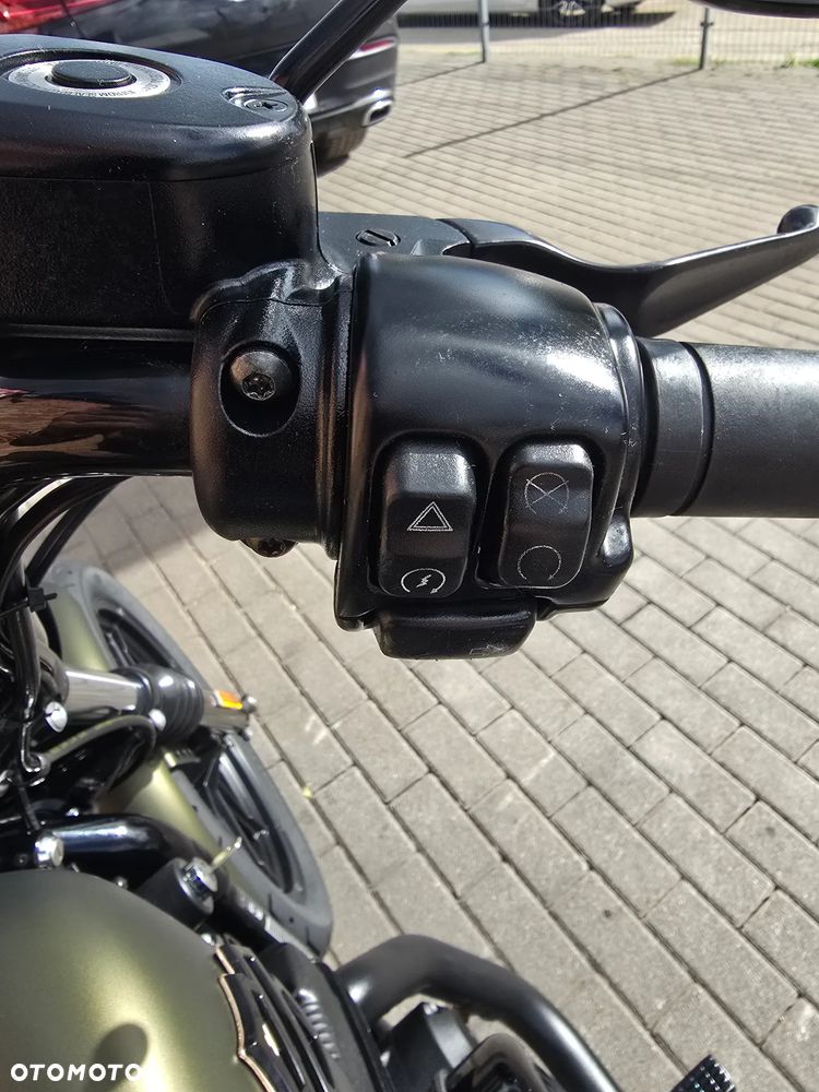 Harley-Davidson Sportster Iron 1200 - 22