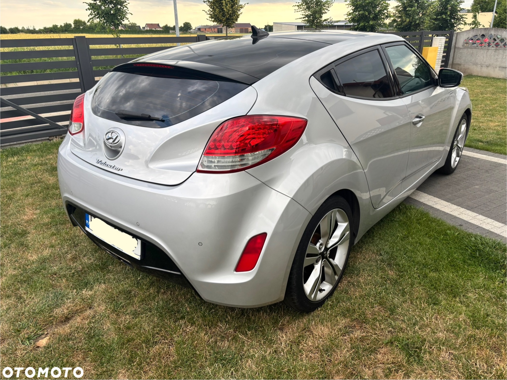 Hyundai Veloster - 4