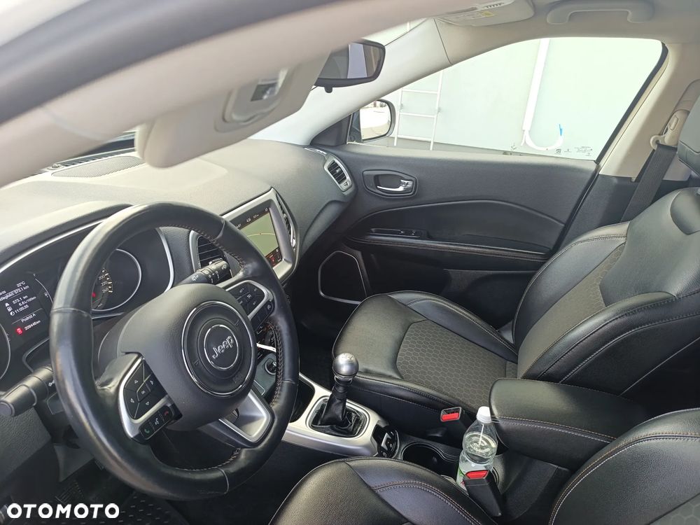 Jeep Compass 1.6 MultiJet Longitude - 23