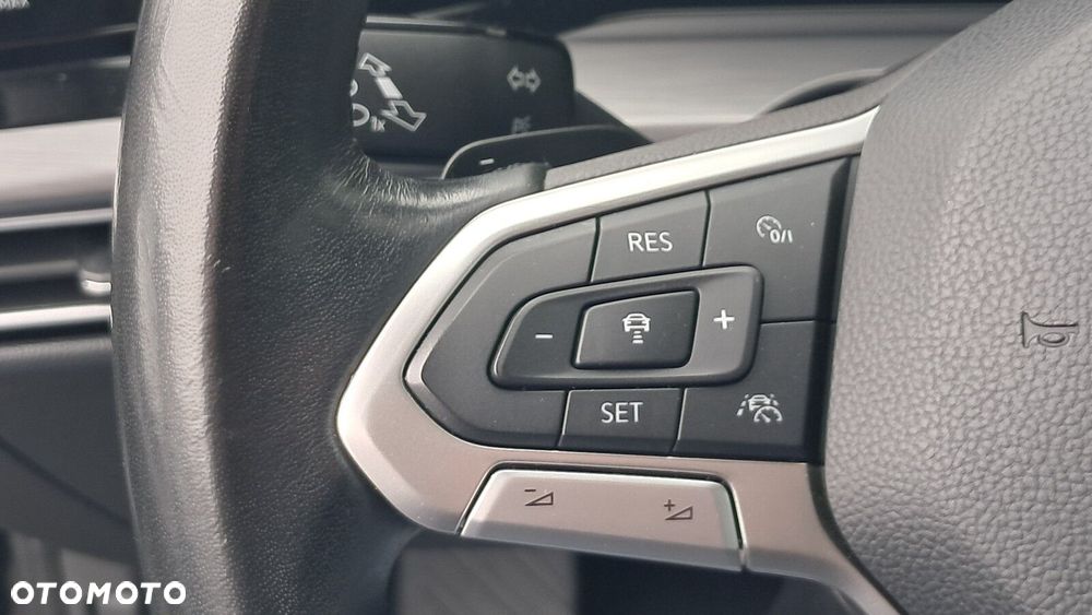 Volkswagen Golf 1.5 eTSI EVO Style DSG - 17