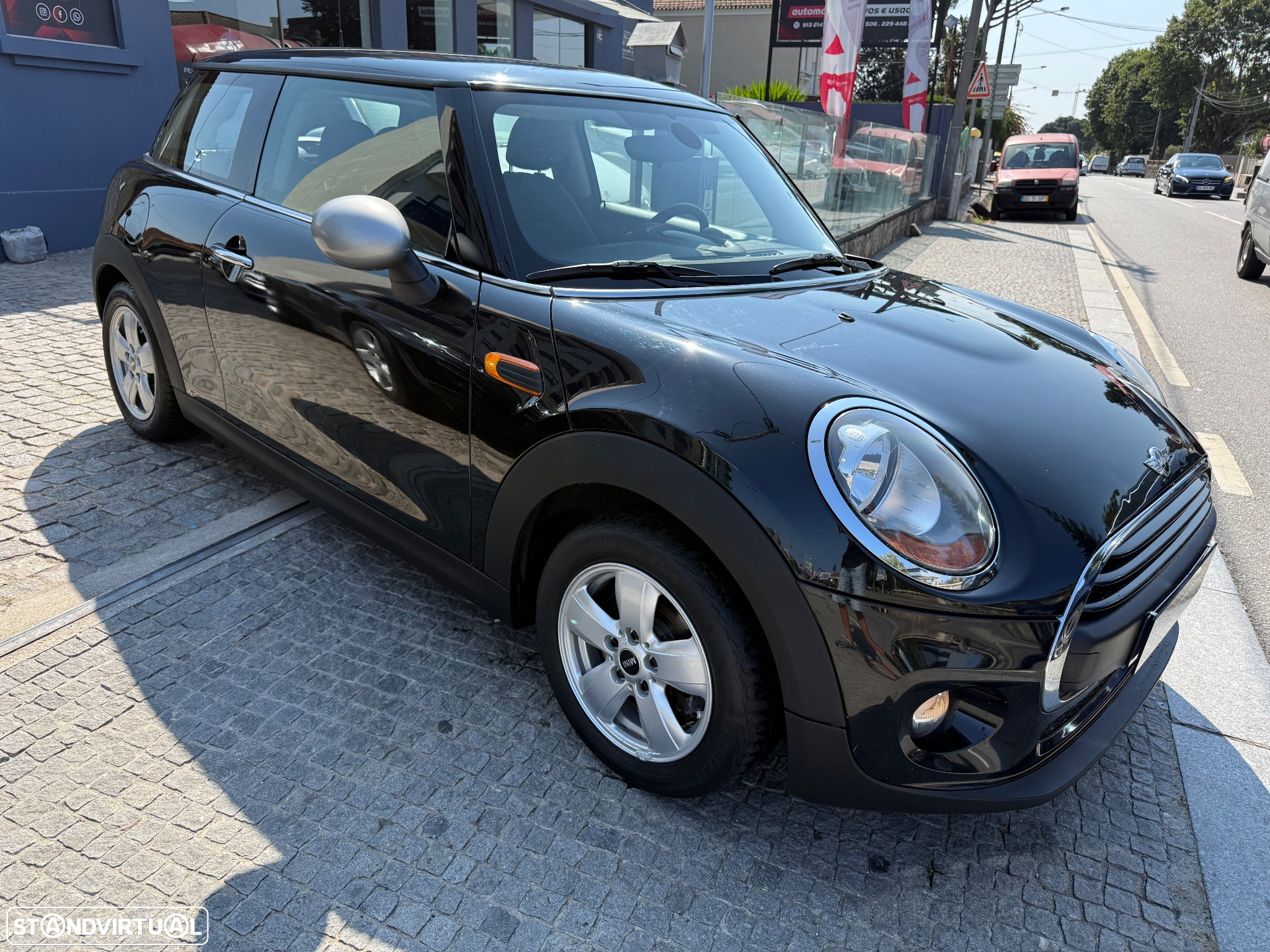 MINI 3 Portas One - 2