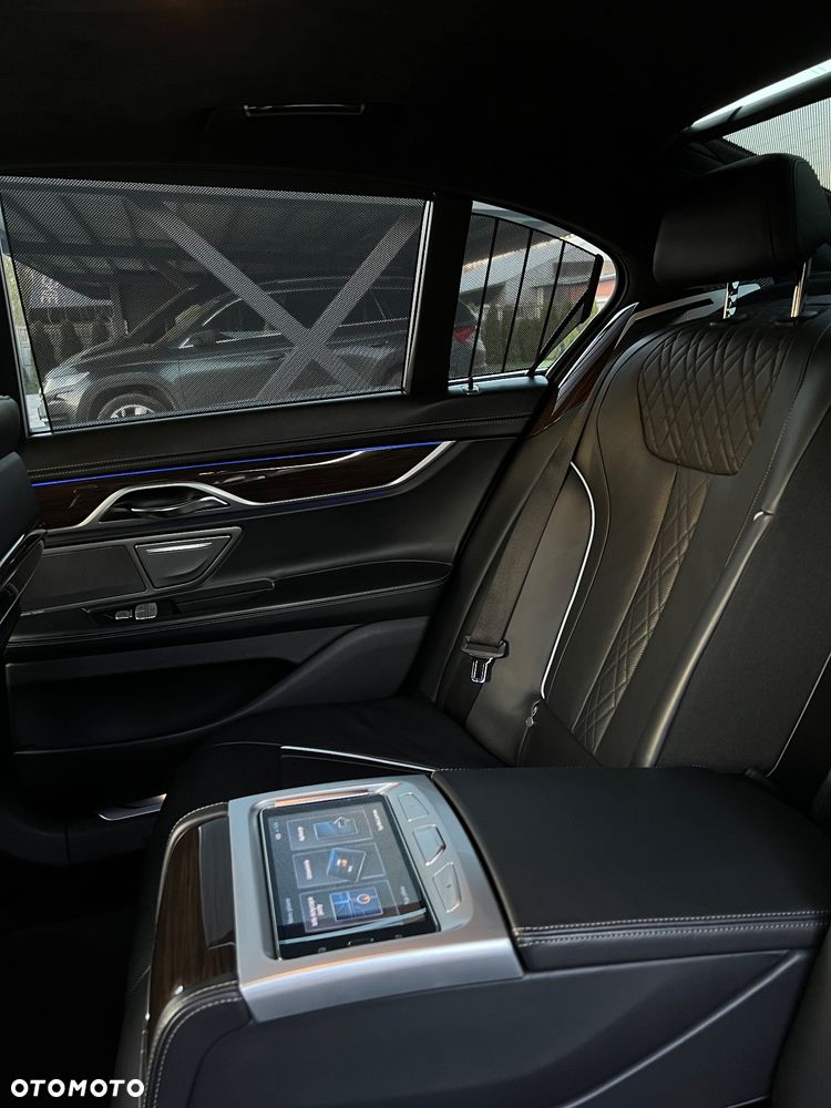 BMW Seria 7 750d xDrive sport - 22