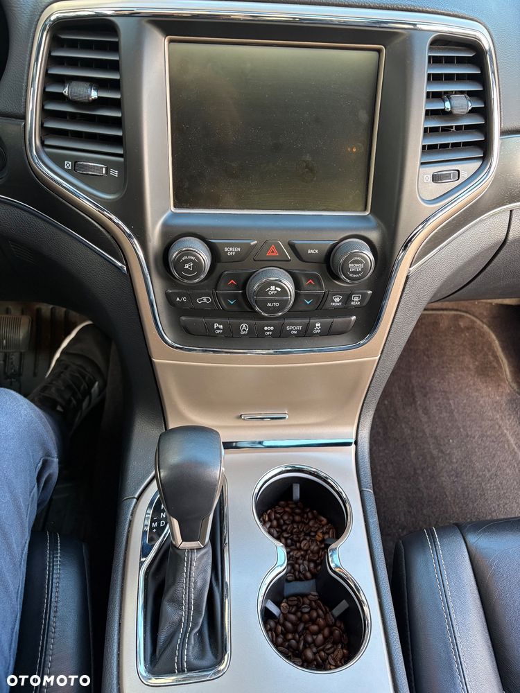 Jeep Grand Cherokee - 19
