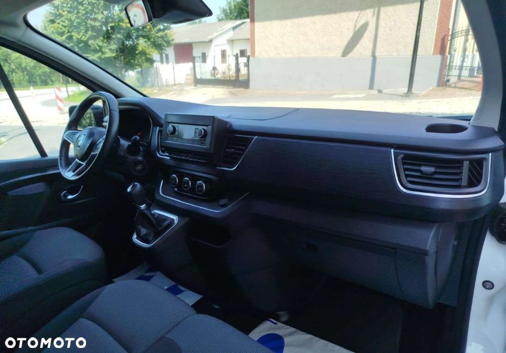 Renault Trafic - 23