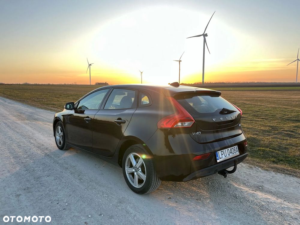 Volvo V40 - 18