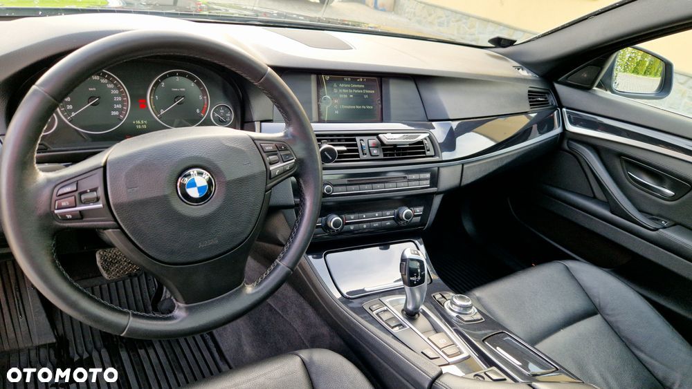 BMW Seria 5 525d Sport-Aut - 9
