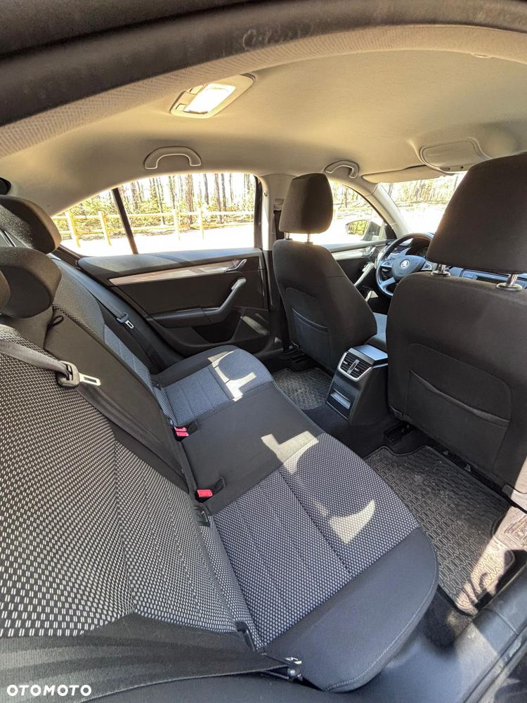 Skoda Octavia 1.4 TSI Ambition - 14