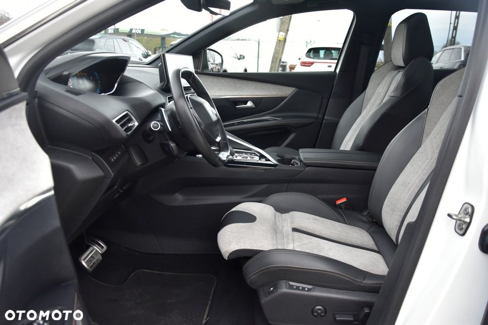 Peugeot 3008 1.6 PureTech HYbrid4 GT Line S&S EAT8 - 28