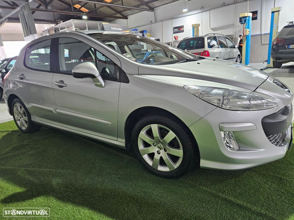 Peugeot 308 1.4 16V Executive - 4