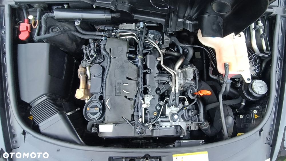 Volkswagen Passat - 32