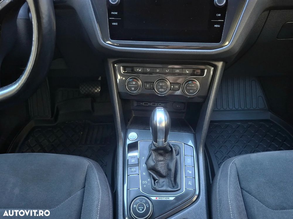 Volkswagen Tiguan 2.0 TDI SCR 4MOTION DSG R-Line - 9