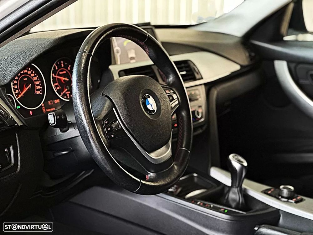 BMW 318 d Line Sport - 23