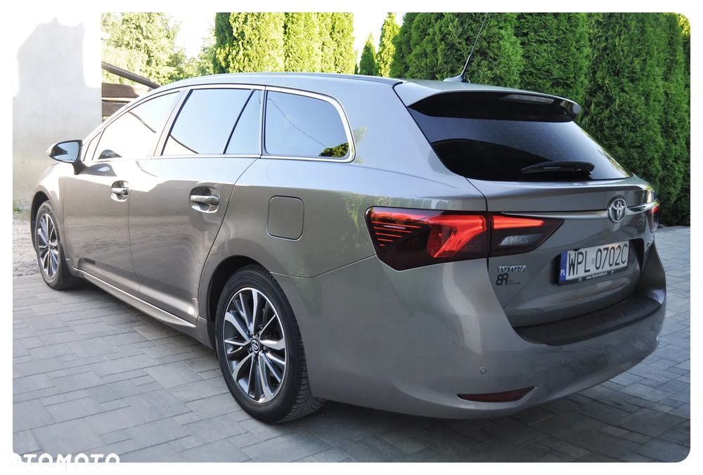 Toyota Avensis Touring Sports 1.8 Multidrive S Business Edition - 16