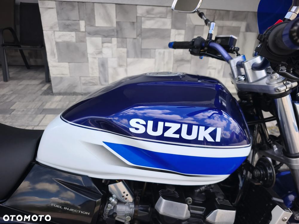 Suzuki GSX - 5