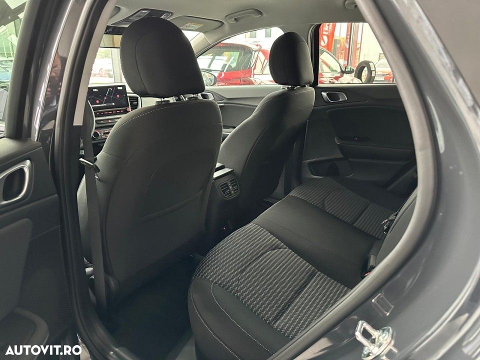 Kia XCeed - 10