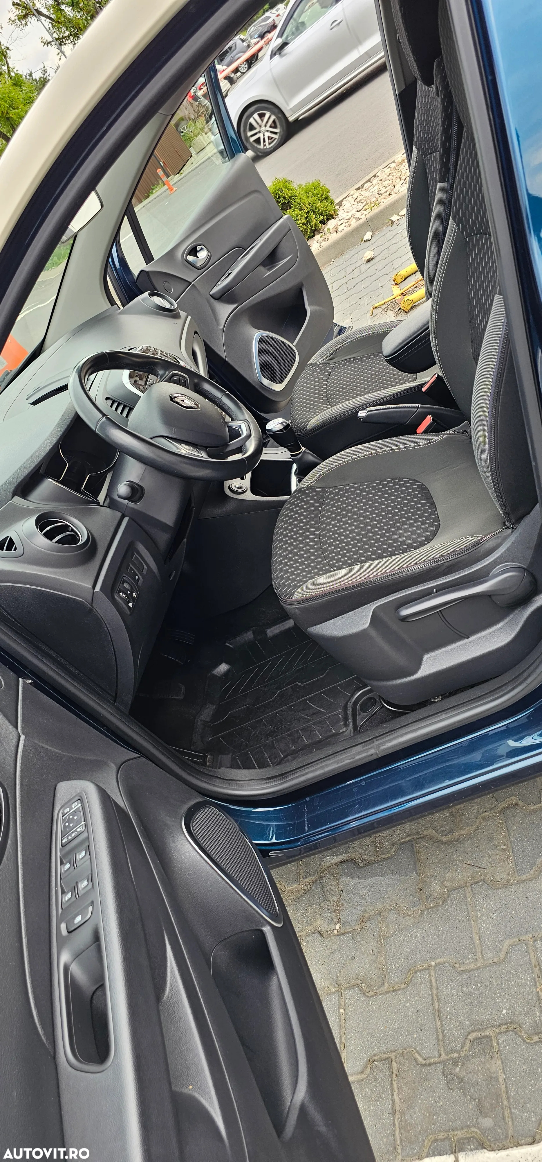 Renault Captur dCi Intens - 25