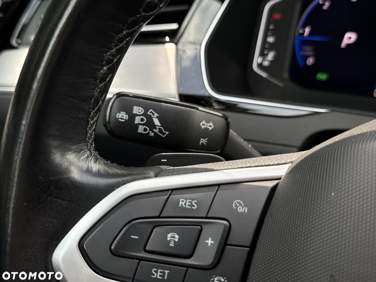 Volkswagen Passat 2.0 TDI Elegance DSG - 19