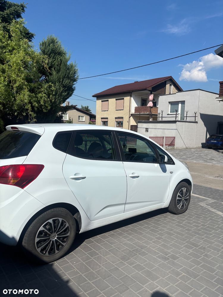 Kia Venga - 5