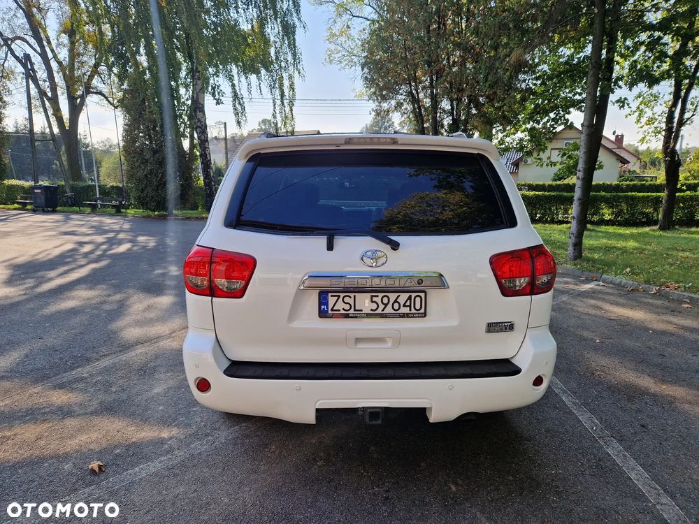 Toyota Sequoia - 23