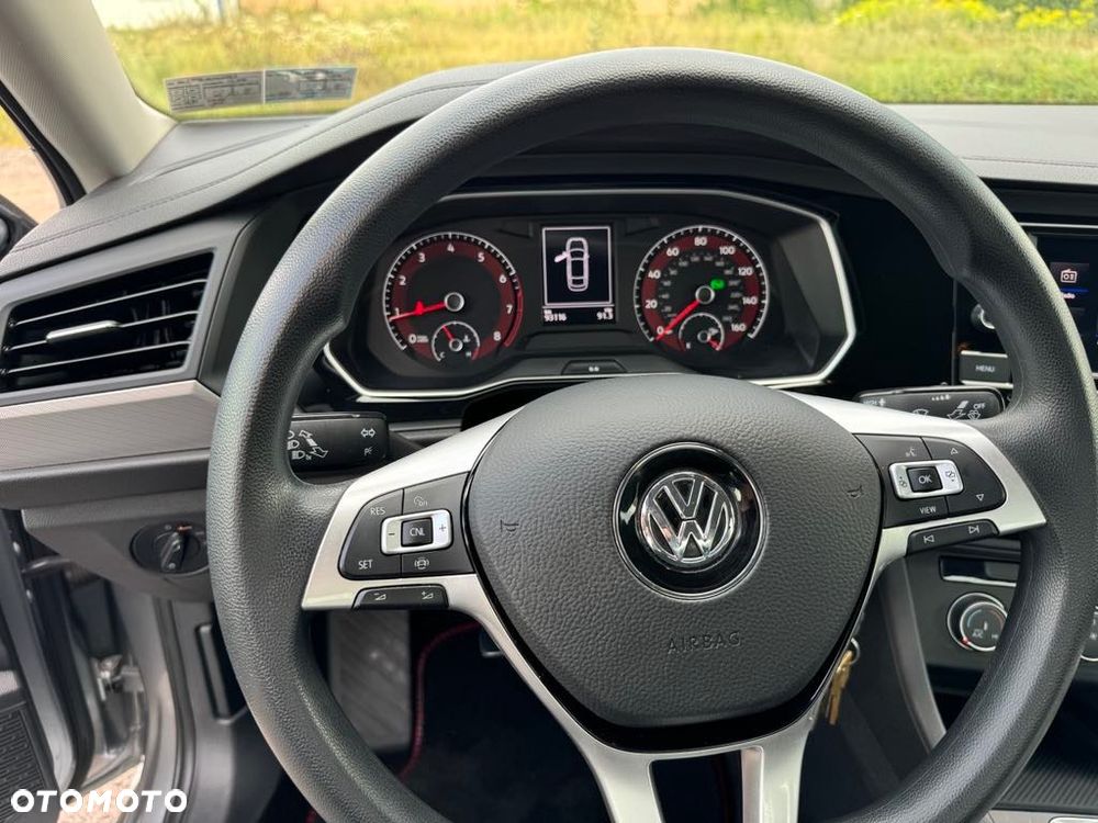 Volkswagen Jetta - 12