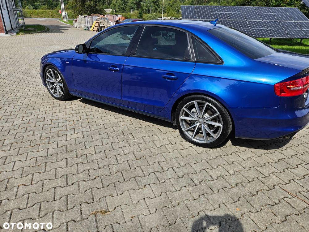 Audi A4 Limousine 2.0 TFSI quattro S tronic Attraction - 11