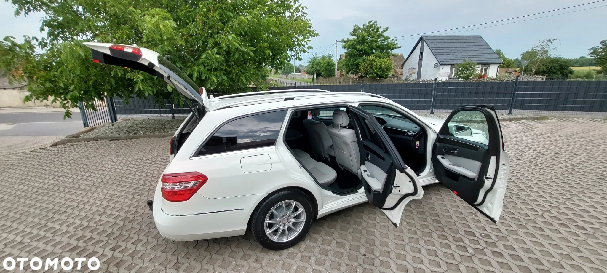 Mercedes-Benz Klasa E - 28