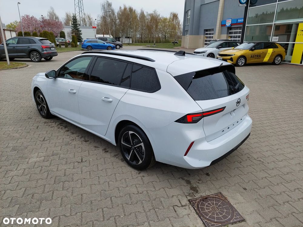 Opel Astra 1.2 T Business Edition S&S - 11