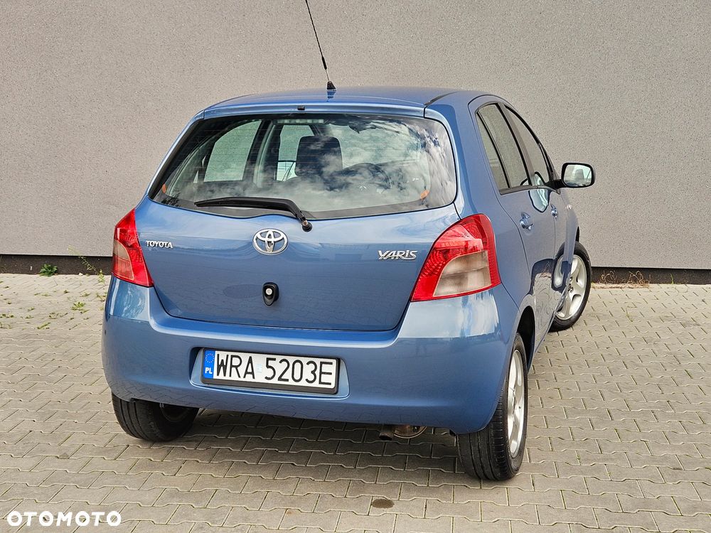 Toyota Yaris 1.3 VVT-i Luna - 23