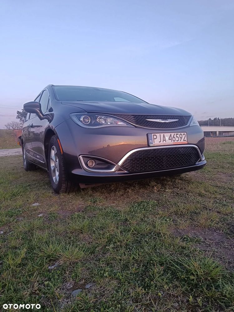 Chrysler Pacifica - 14