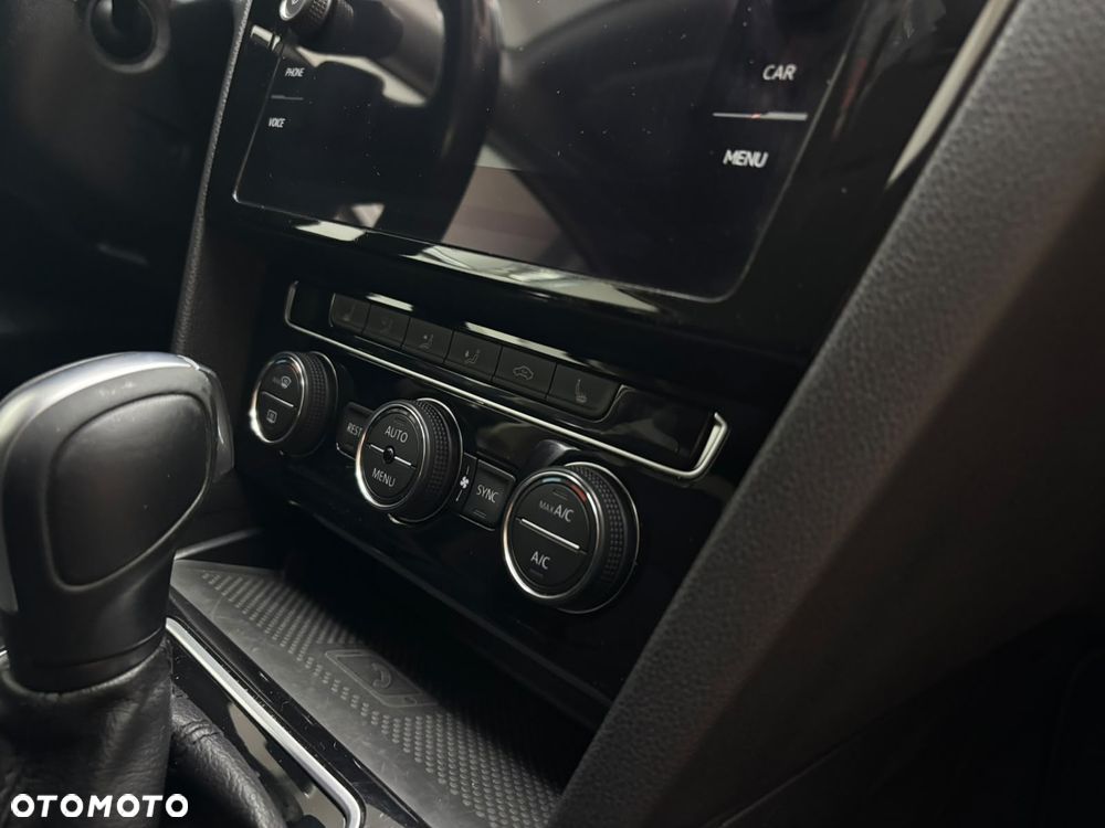 Volkswagen Passat - 21
