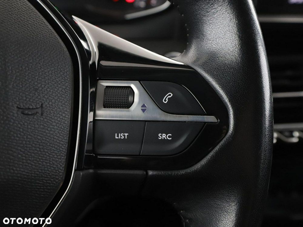 Peugeot 2008 1.5 BlueHDi Allure S&S - 33