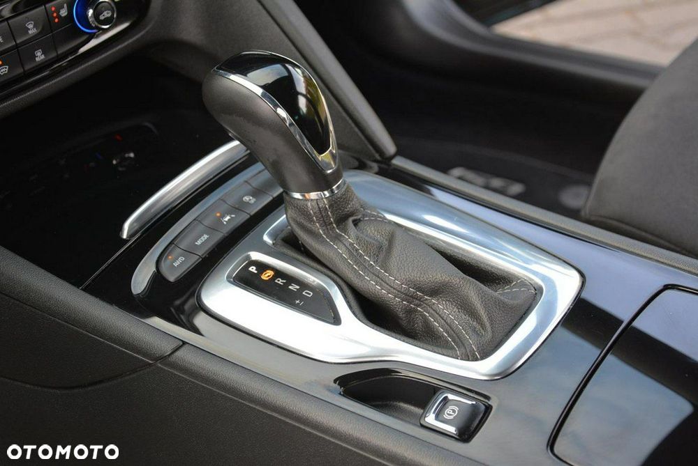 Opel Insignia 2.0 T 4x4 GSi S&S - 27
